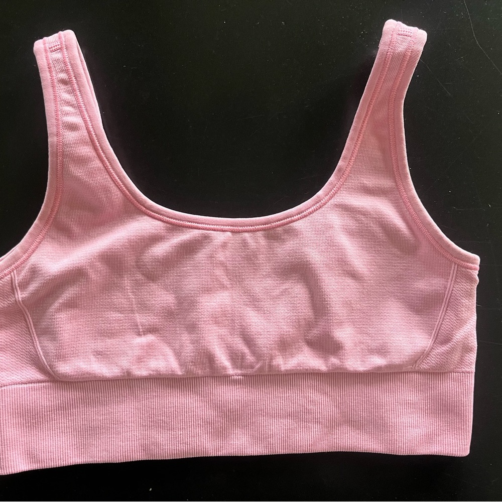 Ivivva by lululemon  Pink Sports Bra